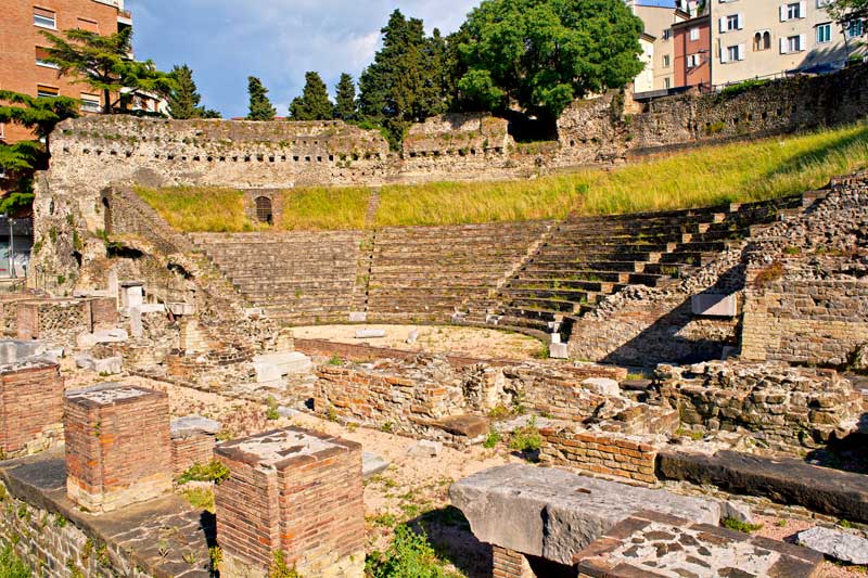 Teatro Romano  (Römisches Theater)